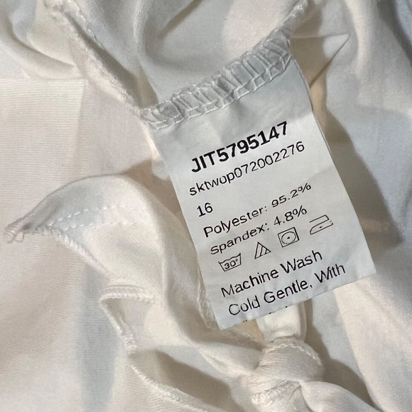 Sleeveless Top with Tied-Knot - Picture 10 of 12